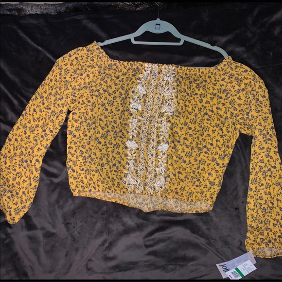 NWOT Jolt Butter Yellow Floral Long Sleeve Crop Top Small - Picture 1 of 4